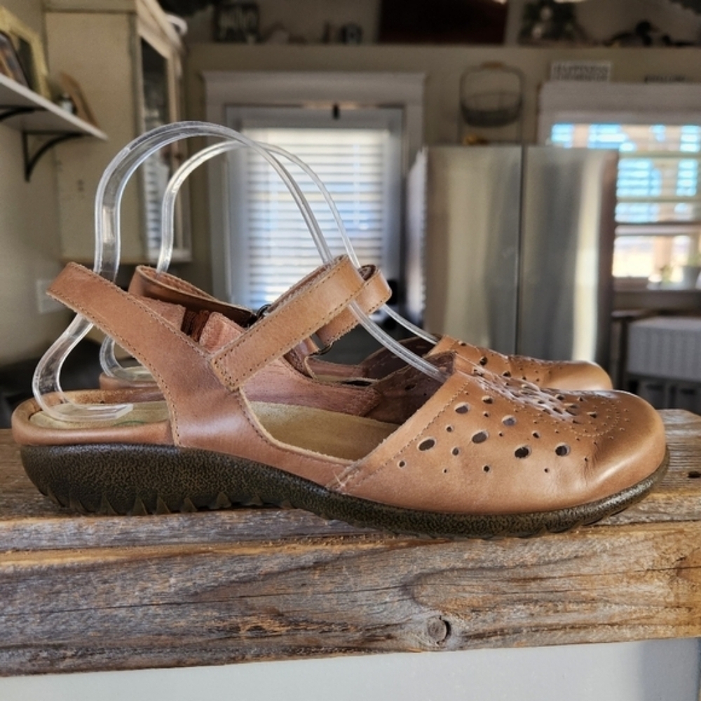Naot Arataki Leather Comfort Mary Jane Size 10